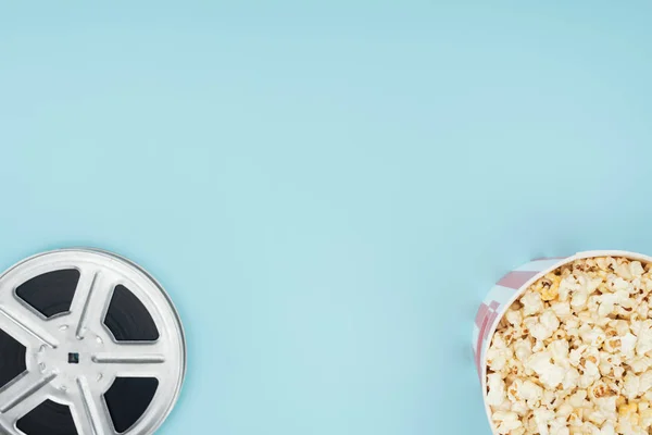 Top View Film Reel Popcorn Bucket Isolated Blue — Stock Photo, Image