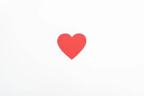红色心脏符号的顶部视图隔离在白色 圣瓦伦丁天概念 — 图库照片