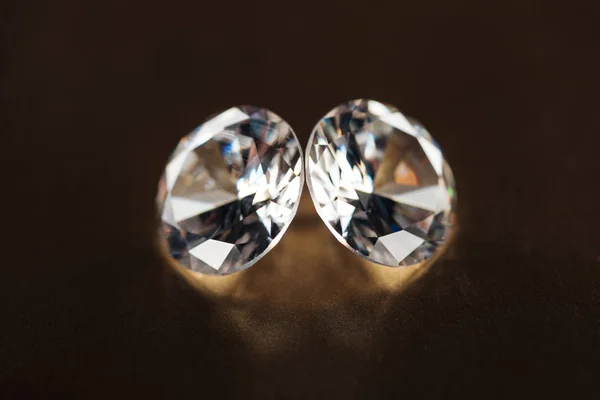 Nagy Tiszta Gyémánt Arany Sötét Háttér Közelről — Stock Fotó