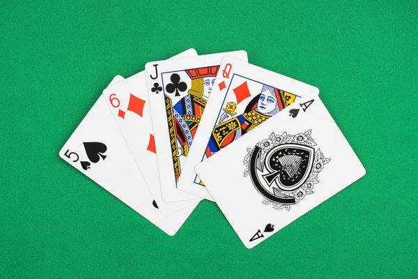 Top View Green Poker Table Unfolded Playing Cards Diamonds Spades — Stock Photo, Image