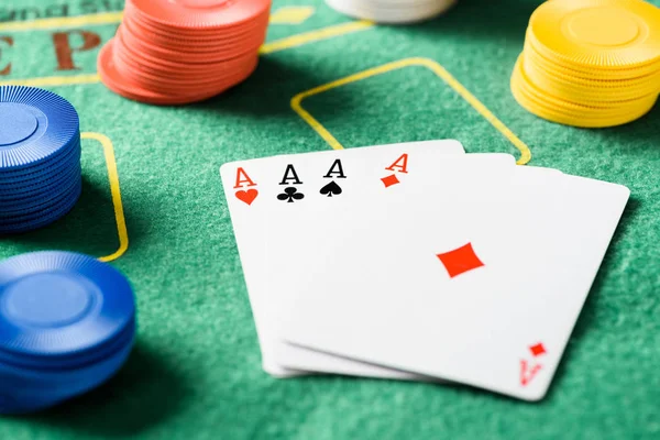 Selective Focus Green Poker Table Four Aces Playing Cards Chips — Stock Photo, Image