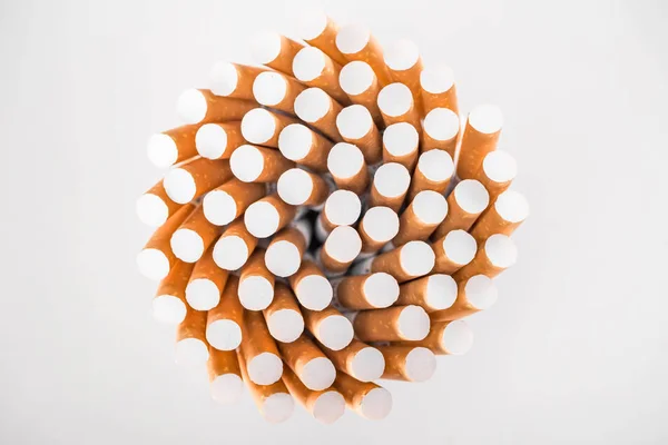 Επίπεδη Θέσει Δέσμη Των Τσιγάρων Που Απομονώνονται Γκρι — Φωτογραφία Αρχείου