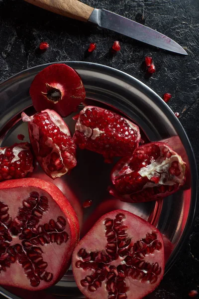 Top View Tasty Pomegranates Metal Bowl — Stock Photo, Image