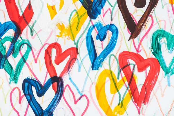 Fondo Artístico Corazones Pintados Colores Sobre Fondo Blanco — Foto de Stock