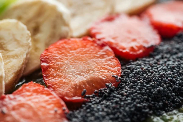 Selective Focus Sliced Organic Bananas Strawberries Poppy Seeds — Stock Photo, Image