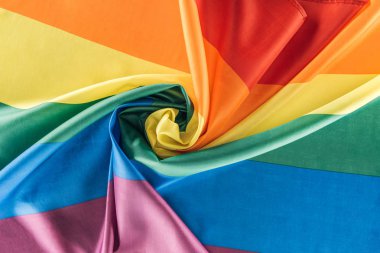 üstten görünüm spiral şeklinde, lgbt kavramı buruşmuş gökkuşağı bayrağı