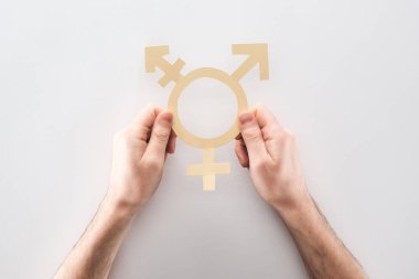 kısmi beyaz kağıt cinsiyet işareti gri arka plan üzerinde lgbt kavramı holding adam görünümünü