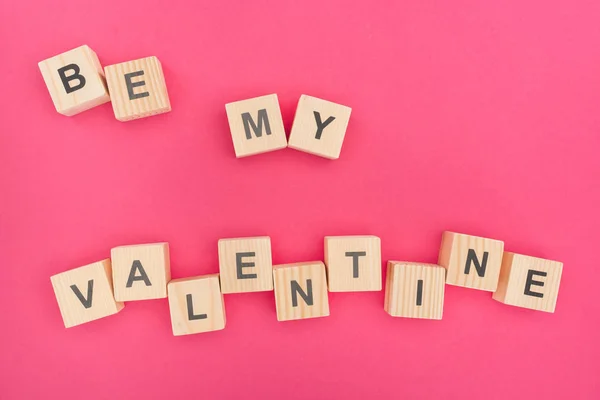 Vista Superior Ser Meu Valentine Lettering Feito Blocos Madeira Fundo — Fotografia de Stock