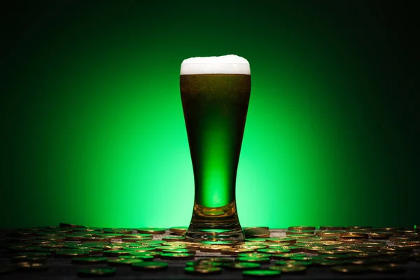 Glass Irish Beer Standing Wooden Table Green Background — Stock Photo, Image