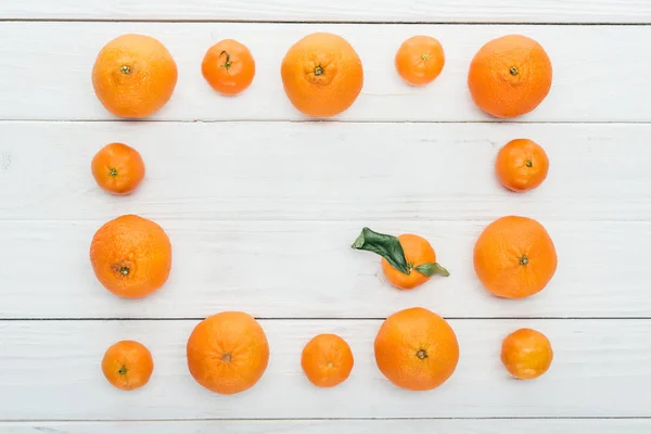 Vista Dall Alto Cornice Quadrata Fatta Mandarini Arancioni Maturi Sfondo — Foto Stock