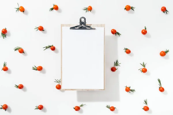 Top View Blank Clipboard Cherry Tomatoes Leaves White Background — Stock Photo, Image
