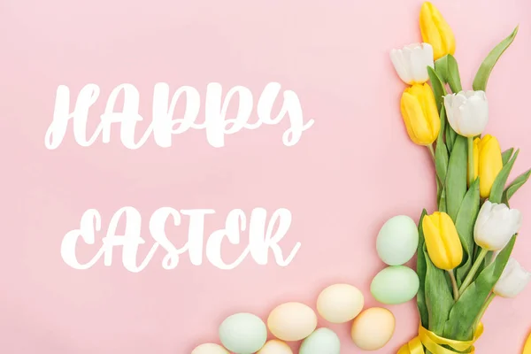 Widok Góry Tulipany Pisanki Napisem Happy Easter Różowym Tle — Zdjęcie stockowe