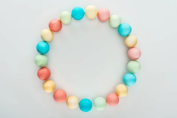 Top View Colorful Easter Eggs Circle Frame Isolated Grey — Stock Photo, Image