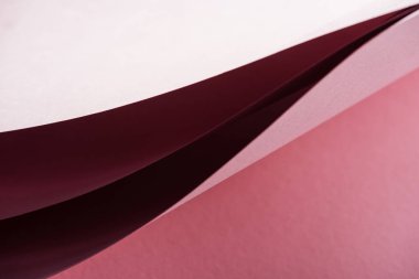 boş ve renkli kağıda kopya alanı ile pembe arka plan üzerinde 