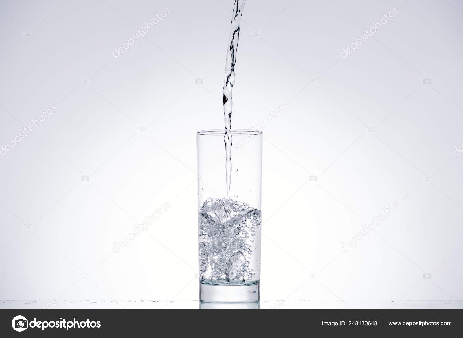 Water Pouring Glass White Background Back Light Copy Space — Stock ...