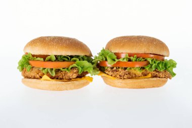 beyaz izole lezzetli sağlıksız tavuk Burger