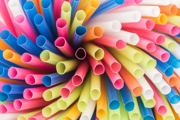 Primer Plano Coloridas Brillantes Pajitas Plástico Con Espacio Para Copiar — Foto de Stock