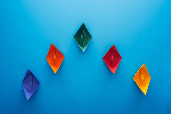 Flat Lay Colorful Paper Boats Blue Surface — Stock Photo, Image