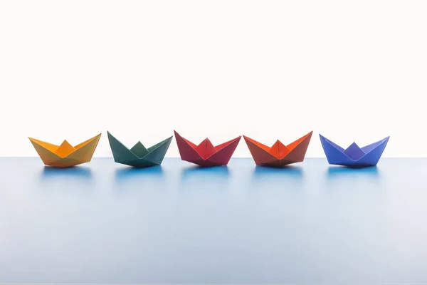 Colorful Paper Boats Light Surface White Background — Stock Photo, Image