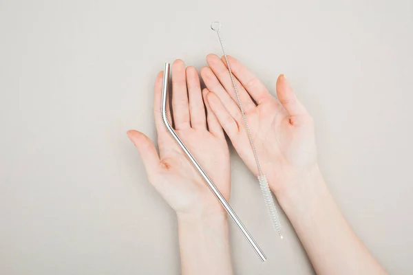 Cropped View Woman Holding Cleaning Brush Stainless Steel Straw Grey — Stock Photo, Image