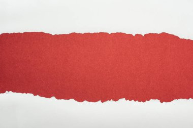 Burgundy arka planda kopya alanı ile düzensiz beyaz dokulu kağıt 
