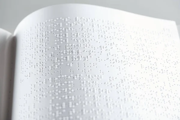 Vista Cerca Del Libro Con Texto Braille Aislado Gris — Foto de Stock