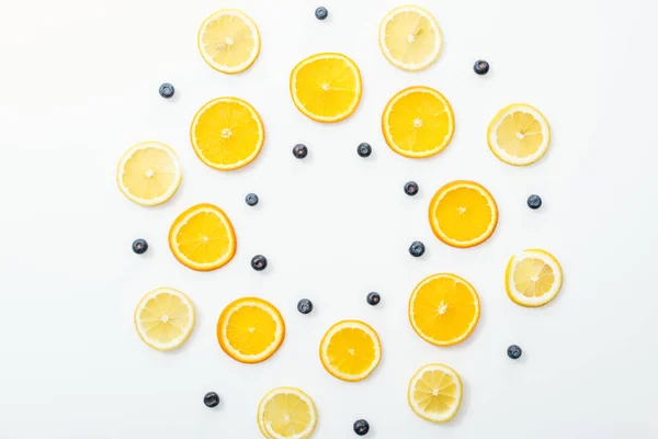 Flat Lay Cut Fruits Blueberries White Surface — Stock Photo, Image