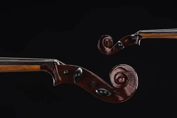 Närbild Klassisk Trä Cello Med Båge Isolerad Svart — Stockfoto