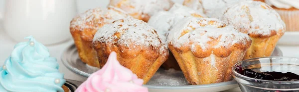 Tiro Panorâmico Muffins Decorados Com Açúcar Placa — Fotografia de Stock