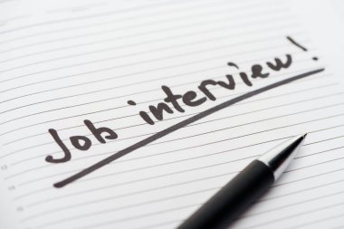 kalem ve siyah iş görüşmesi yazı ile defter yakın 