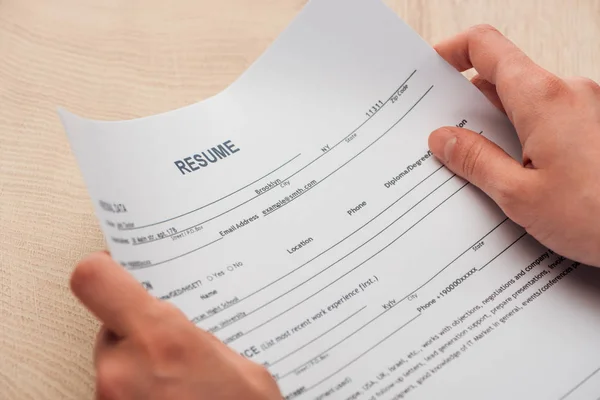 Cropped View Recruiter Holding Resume Template Hands — Stock Photo, Image