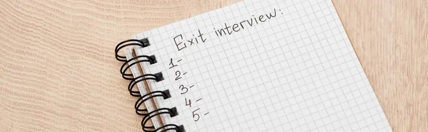 Panoramische Foto Van Notebook Met Exit Interview Belettering Nummers Houten — Stockfoto