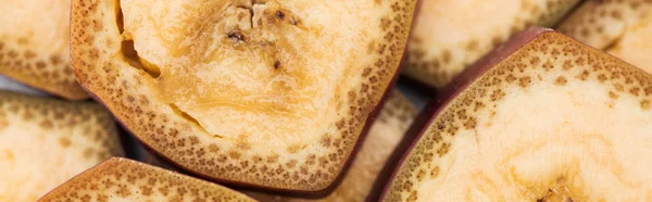 Panoramische Shot Van Heerlijke Bananen Schijfjes Stapel — Stockfoto