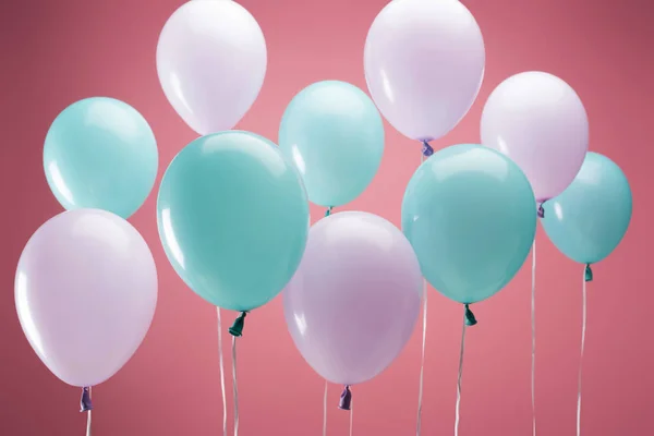 Heldere Partij Veelkleurige Ballonnen Roze Achtergrond — Stockfoto