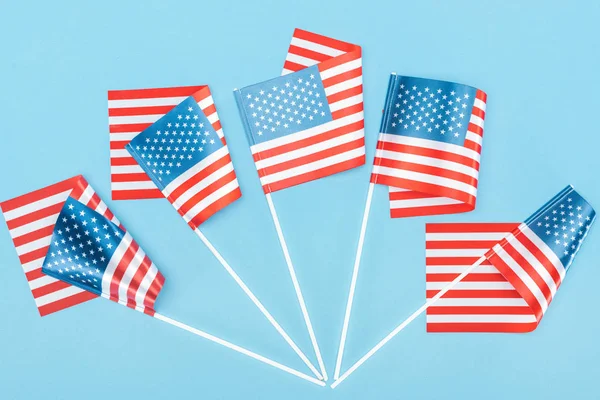 Top View Traditional American Flags Sticks Blue Background — Stock Photo, Image