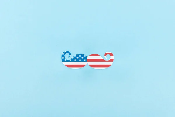 Vista Superior Bigote Decorativo Hecho Bandera Americana Sobre Fondo Azul —  Fotos de Stock
