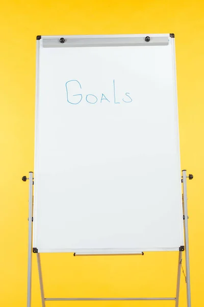 Word Goals Written White Flipchart Copy Space — Stok fotoğraf