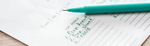 Selective Focus Green Pen Planner — Stock Photo, Image
