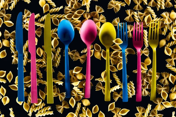 Top View Colorful Cutlery Different Kinds Pasta Isolated Black — Stock Photo, Image