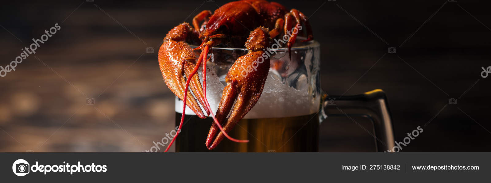 Panoramic Shot Red Lobsters Glass Beer Wooden Surface — Stock Photo
