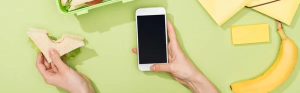 Cropped View Woman Holding Smartphone Sandwich Hands Lunch Box Food — Stock Photo, Image