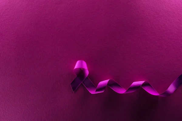 Top View Purple Ribbon Purple Background Shadow — Stock Photo, Image