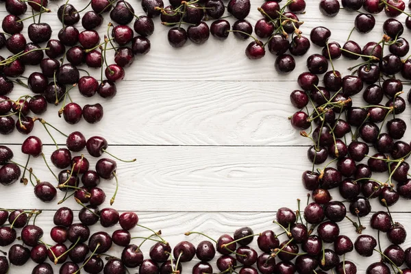 Vue Dessus Des Cerises Fraîches Sucrées Mûres Recouvertes Gouttelettes Sur — Photo