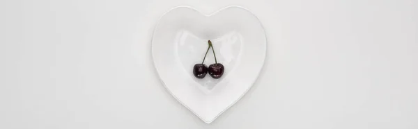 Panoramic Shot Fresh Sweet Ripe Cherries Heart Shaped Plate — Stock Photo, Image