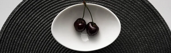 Panoramic Shot Fresh Sweet Red Ripe Cherries Water Drops Bowl — Stock Photo, Image