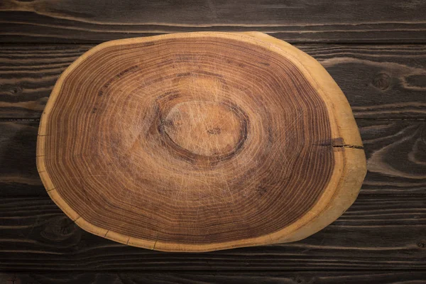 Bovenaanzicht Van Houten Snijplank Bruine Tafel — Stockfoto