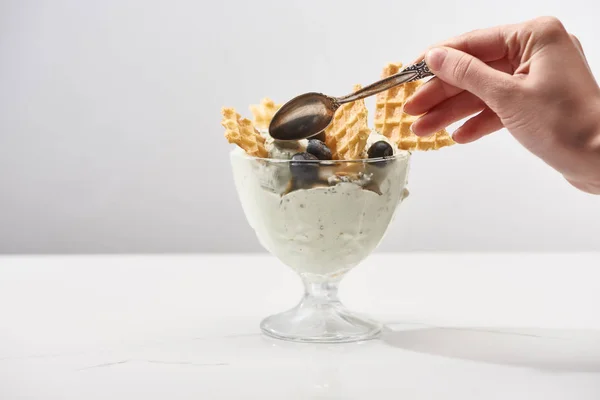 Cropped View Woman Holding Spoon Bowl Pistachio Ice Cream Waffles — Stock Photo, Image