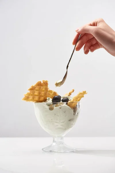 Cropped View Woman Holding Spoon Delicious Pistachio Ice Cream Waffles — Stock Photo, Image