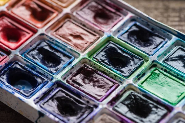 Close View Watercolor Dirty Paint Palette — Stock Photo, Image