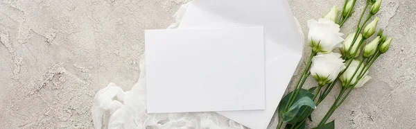 Panoramic Shot Empty Invitation Card White Cheesecloth Eustoma Flowers Textured — Stock Photo, Image